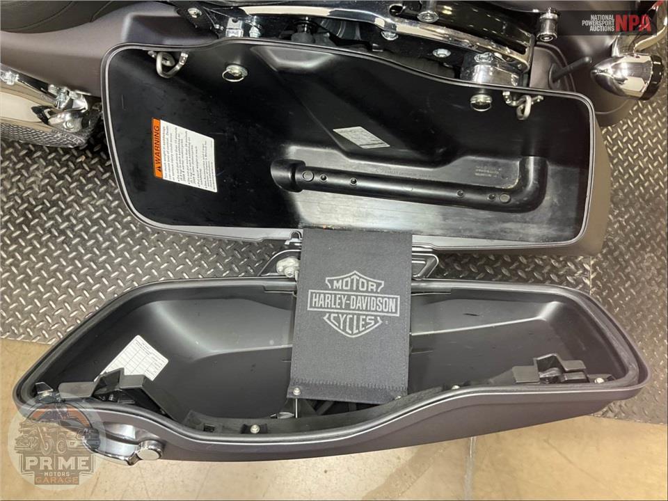 2016 Harley-Davidson FLHXS STREET GLIDE SPECIAL — фото 20