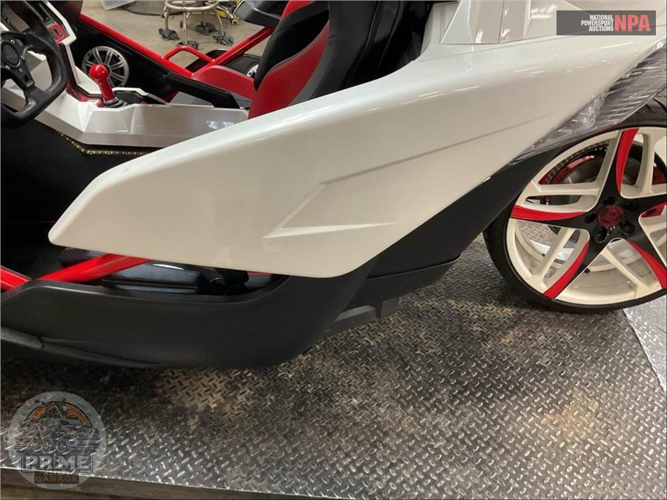 2016 Polaris SLINGSHOT SL LE — фото 17
