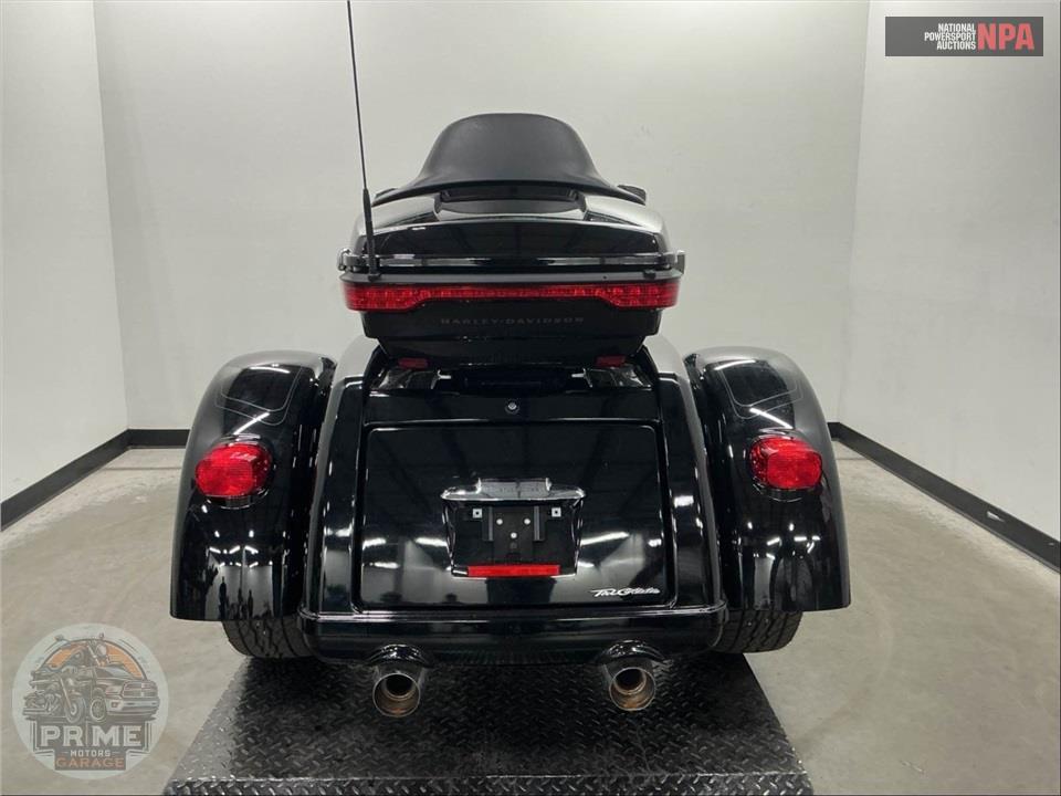 2024 Harley-Davidson FLHTCUTG TRI GLIDE ULTRA CLASSIC — фото 4