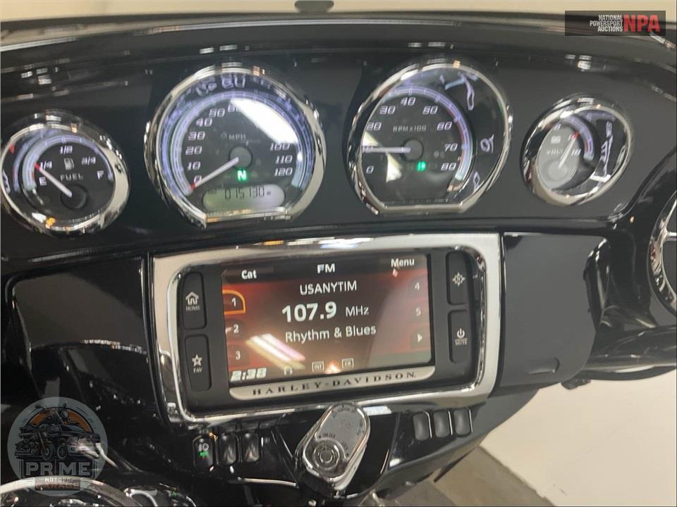 2015 Harley-Davidson FLHTK ELECTRA GLIDE ULTRA LIMITED — фото 5