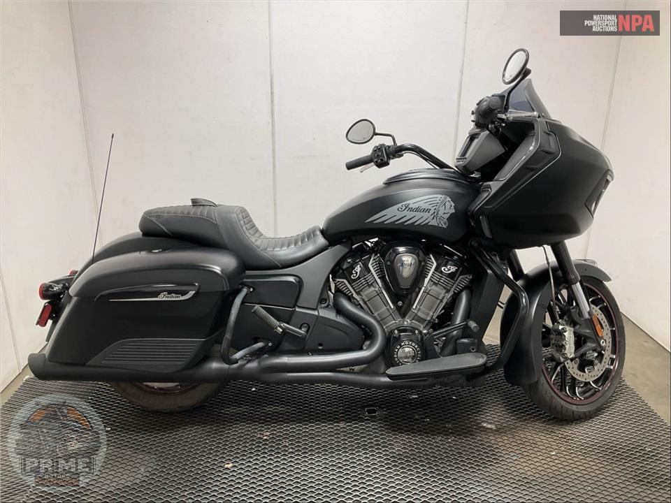 2020 Indian Motorcycle CHALLENGER DARK HORSE SMOKE (BLACK) — фото 1