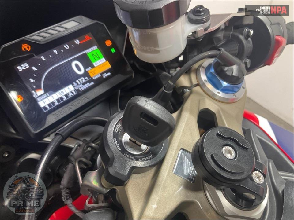 2017 Honda CBR1000S1H SP — фото 11