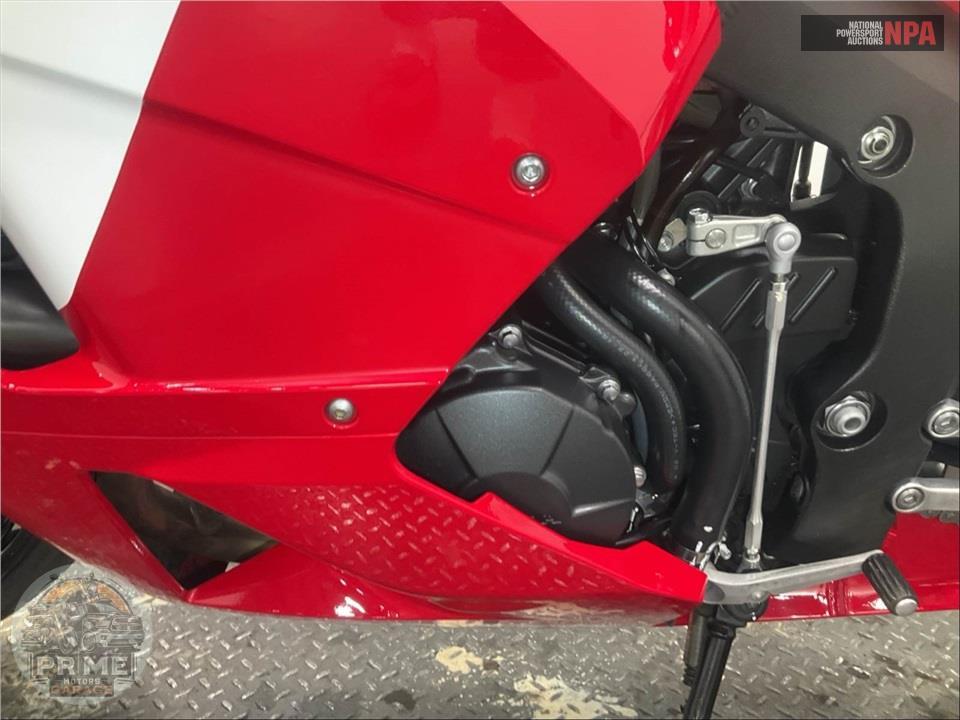 2023 Honda CBR600RR — фото 7