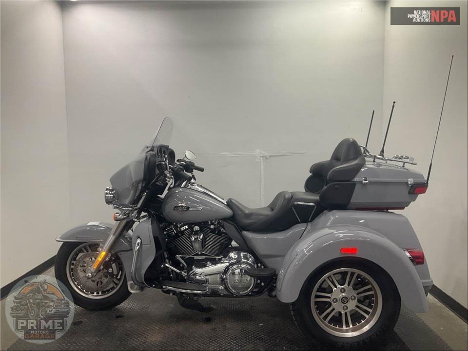2024 Harley-Davidson FLHTCUTG TRI GLIDE ULTRA CLASSIC — фото 3