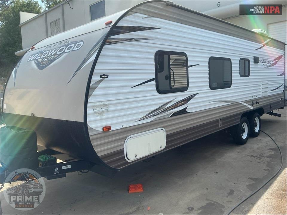 2018 Wildwood By Forest River M-261BHXL X-LITE SERIES — фото 2