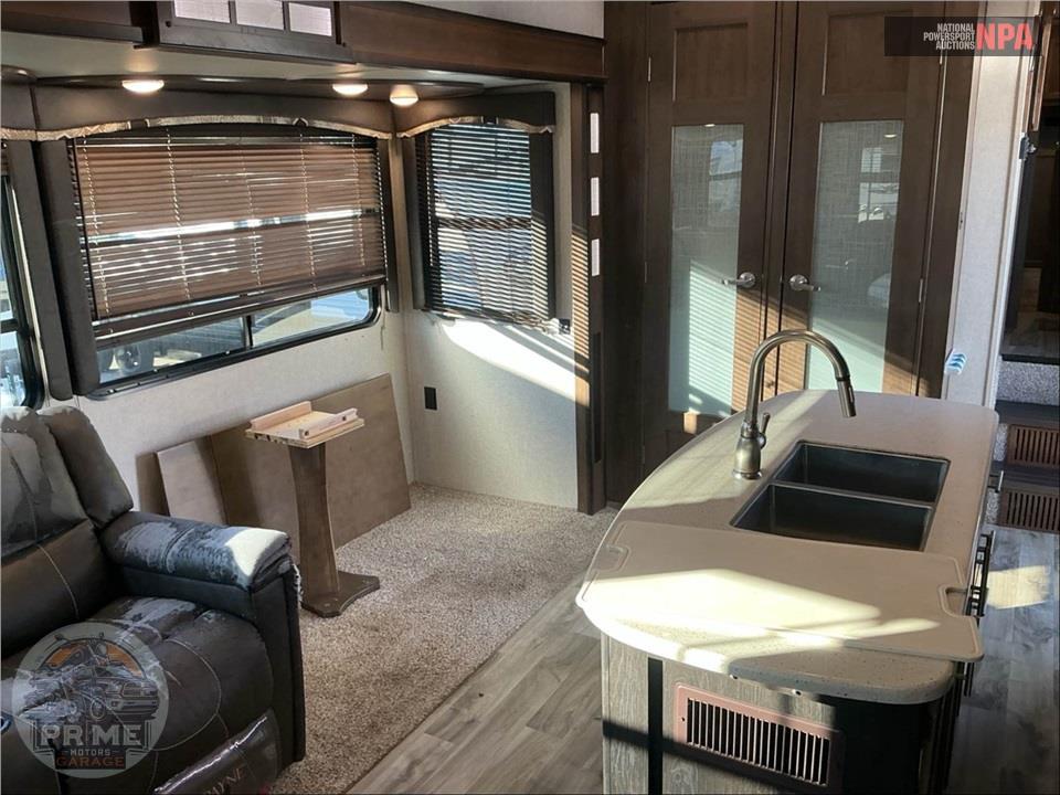 2018 Keystone Rv M-310 RLS - COUGAR FIFTH WHEEL SERIES — фото 8