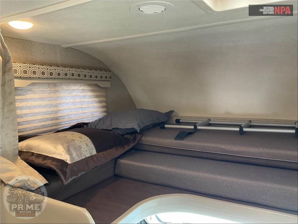 2019 Thor Motor Coach M-28Z E450-V10 - FOUR WINDS SERIES — фото 20