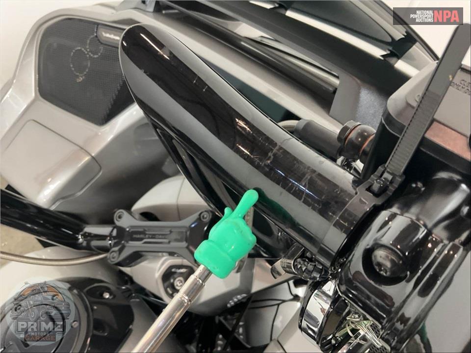 2023 Harley-Davidson FLTRXSE CVO ROAD GLIDE — фото 25