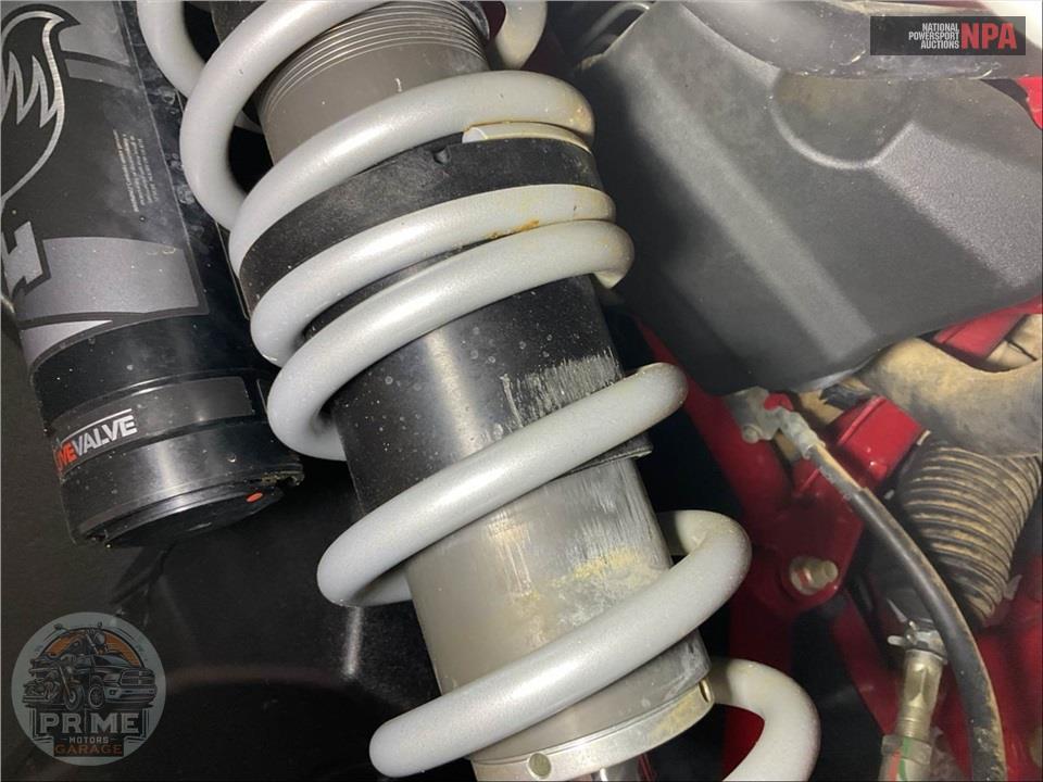 2025 Honda SXS1000S2RD TALON1000R FOX LIVE VALVE — фото 19