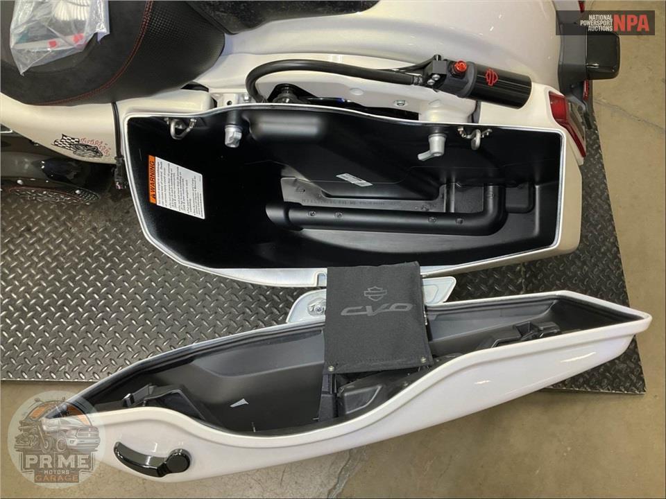 2024 Harley-Davidson FLTRXSTSE CVO ROAD GLIDE ST — фото 16