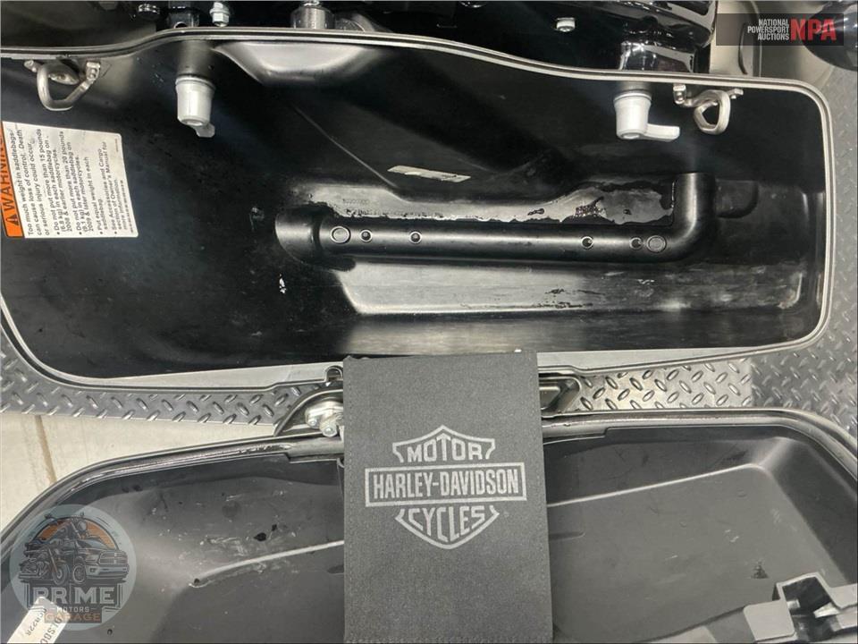 2019 Harley-Davidson FLHXS STREET GLIDE SPECIAL — фото 23