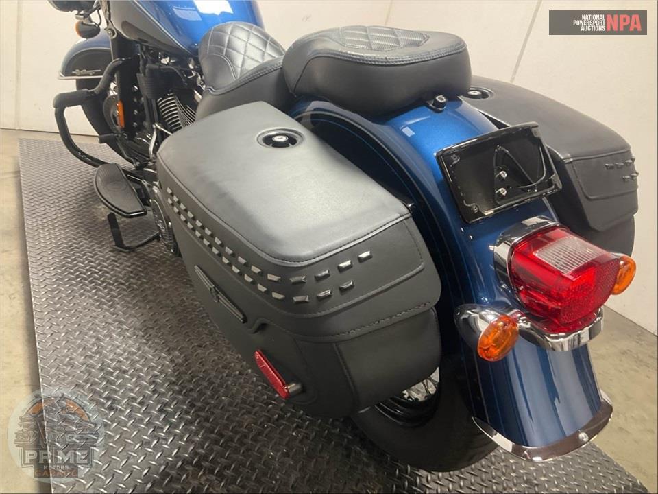 2018 Harley-Davidson FLHCS HERITAGE CLASSIC 114 ANNIVERSARY — фото 13