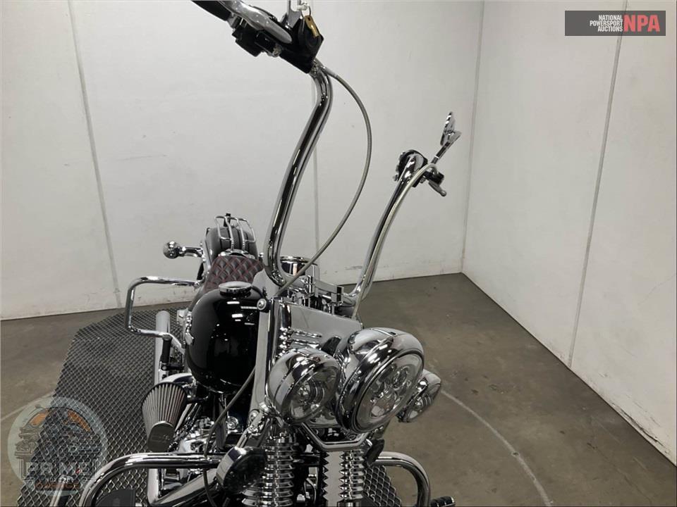 2016 Harley-Davidson FLSTC HERITAGE SOFTAIL CLASSIC — фото 13