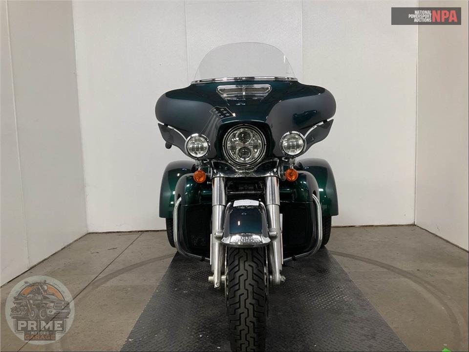 2021 Harley-Davidson FLHTCUTG TRI GLIDE ULTRA CLASSIC — фото 2