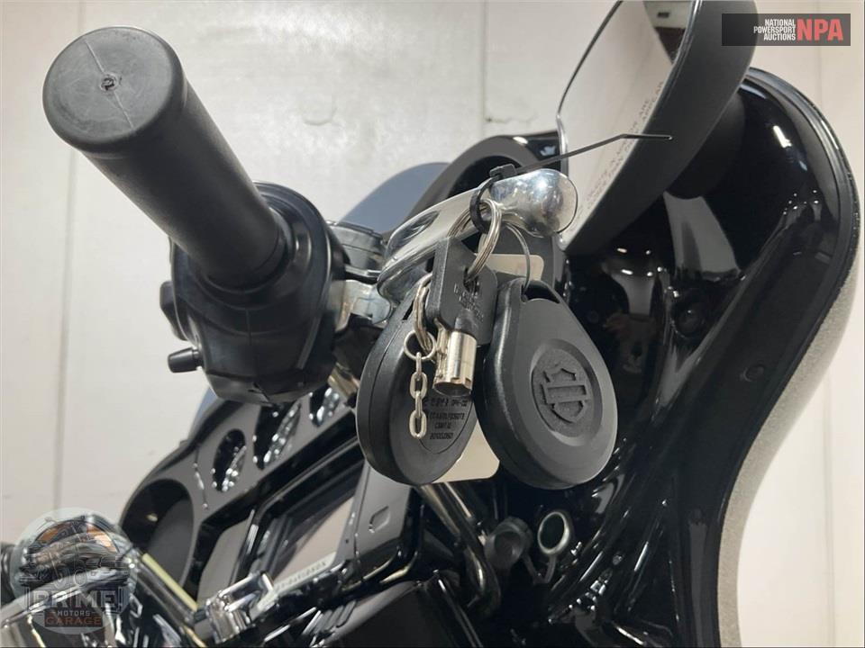 2016 Harley-Davidson FLHXS STREET GLIDE SPECIAL — фото 10