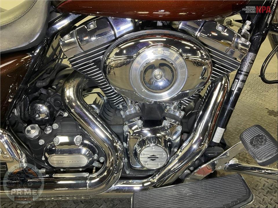 2011 Harley-Davidson FLHRC ROAD KING CLSC — фото 6