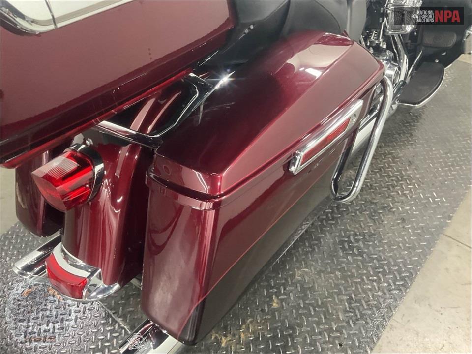 2015 Harley-Davidson FLHTK ELECTRA GLIDE ULTRA LIMITED — фото 19