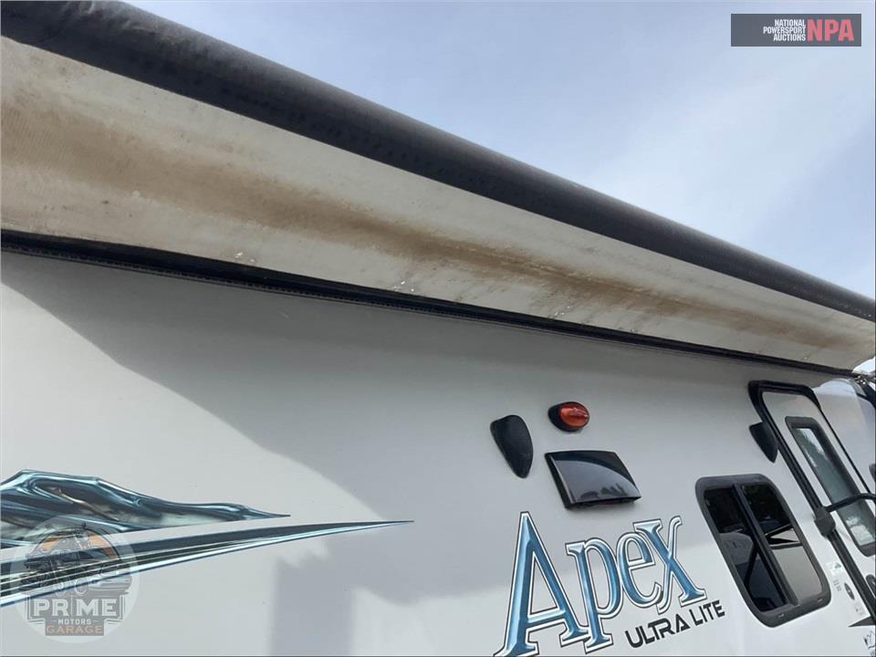 2017 Apex By Coachmen M-212 RB — фото 30