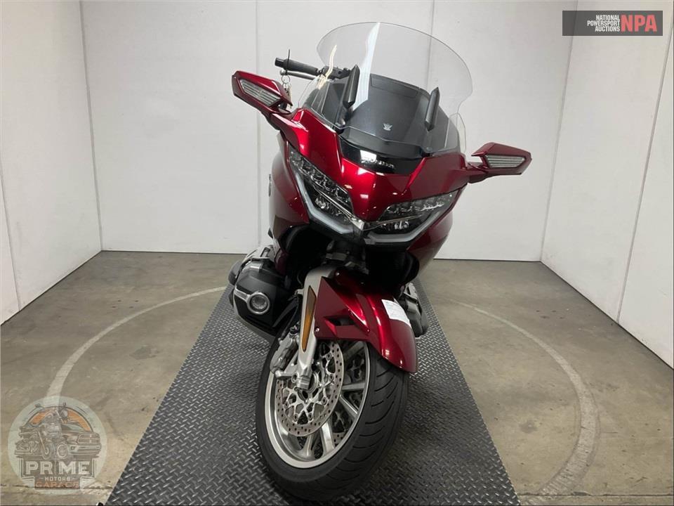 2018 Honda GL1800 GOLDWING TOUR (RED) — фото 2