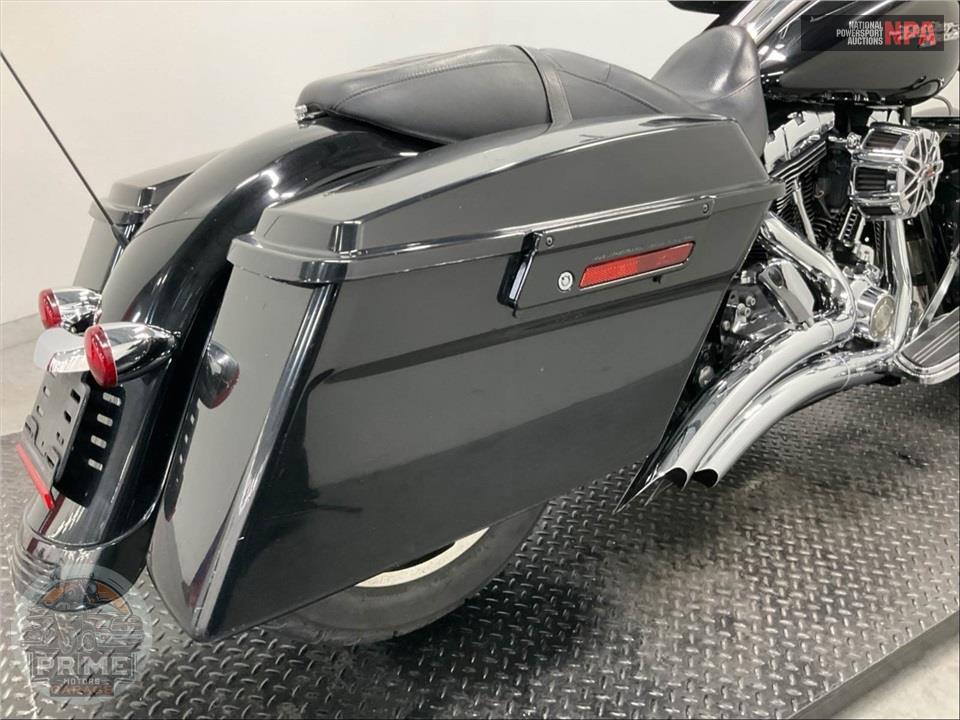 2010 Harley-Davidson FLHX STREET GLIDE — фото 25