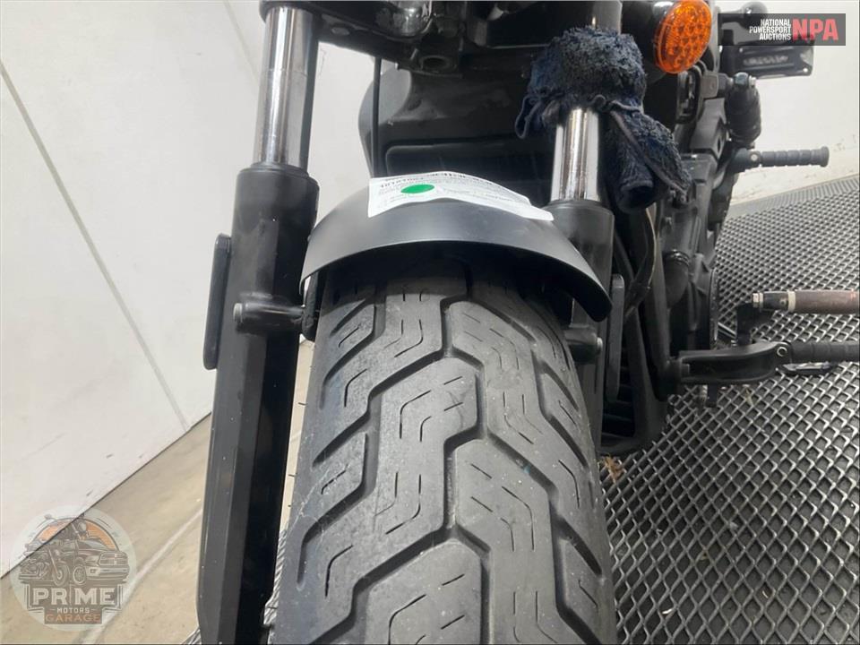 2021 Indian Motorcycle SCOUT BOBBER (ABS, BLACK SMOKE) — фото 16