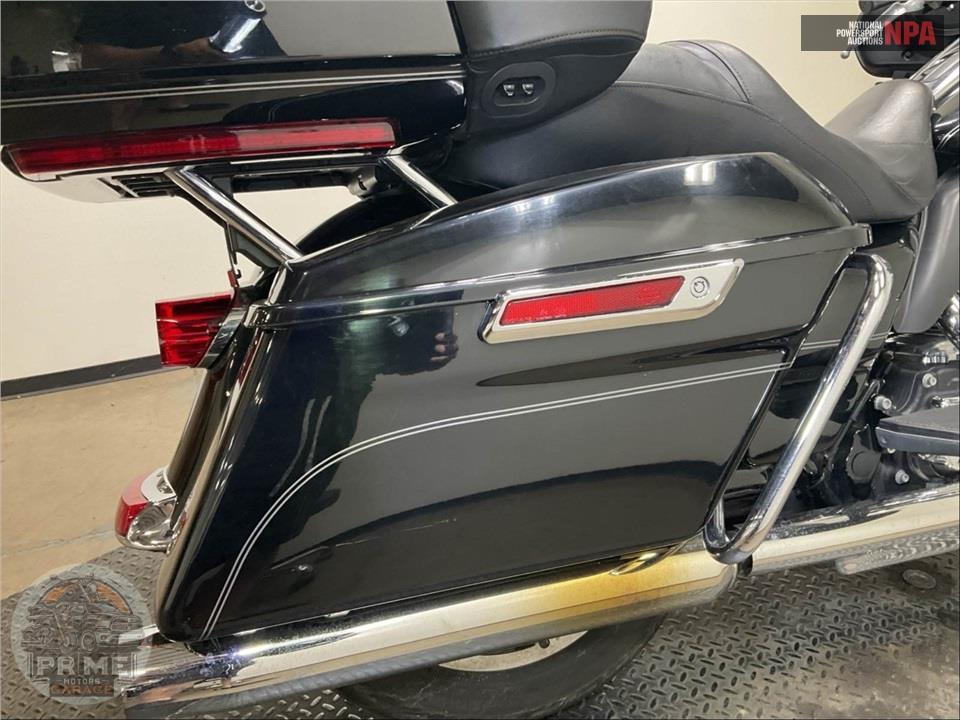 2016 Harley-Davidson FLHTCU ULTRA CLASSIC ELECTRA GLIDE — фото 26