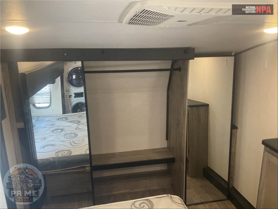 2022 Cherokee By Forest River M-3880SUITE ARCTIC WOLF FIFTH WHEEL SERIES — фото 21