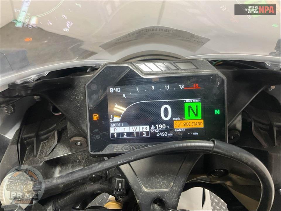 2025 Honda CBR1000RR — фото 5