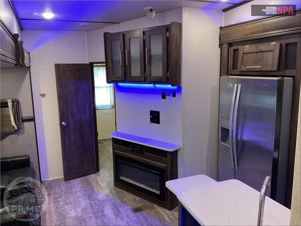 2018 Crossroads Rv M-3751 BH - VOLANTE HP FIFTH WHEEL SERIES — фото 6