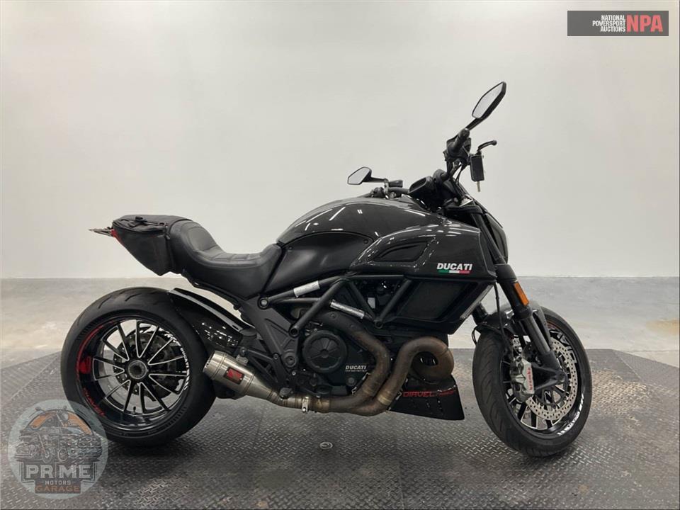 2016 Ducati DIAVEL CARBON — фото 1
