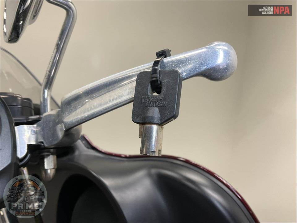 2016 Harley-Davidson FLHTCU ULTRA CLASSIC ELECTRA GLIDE — фото 13