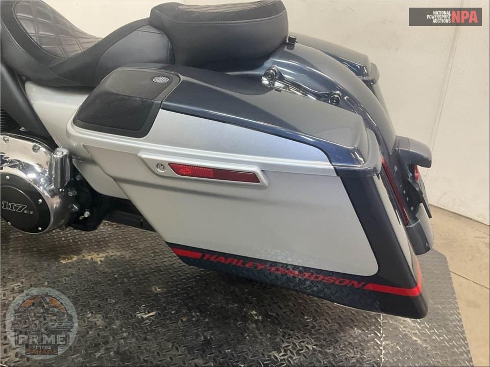 2019 Harley-Davidson FLHXSE CVO STREET GLIDE — фото 17