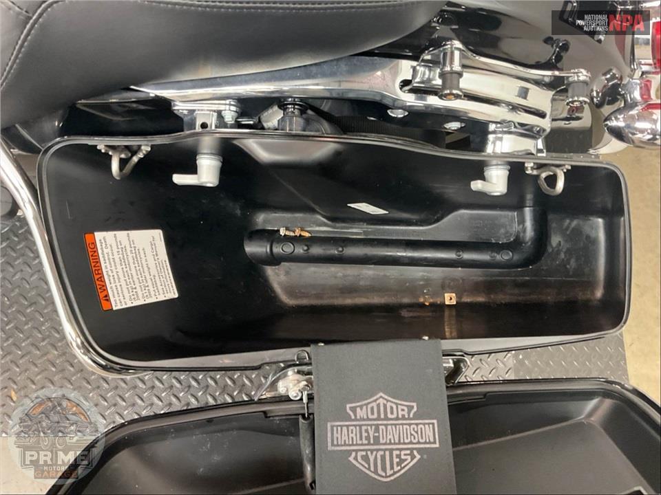 2024 Harley-Davidson FLTRXP POLICE ROAD GLIDE — фото 17