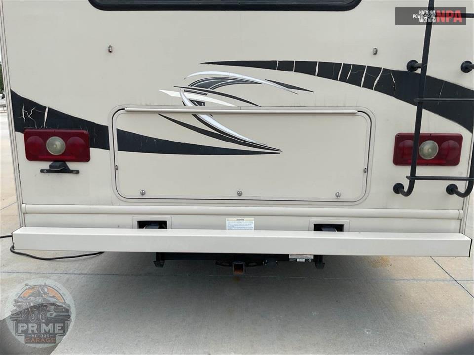 2017 Thor Motor Coach M-28Z E450-V10 - CHATEAU SERIES — фото 64