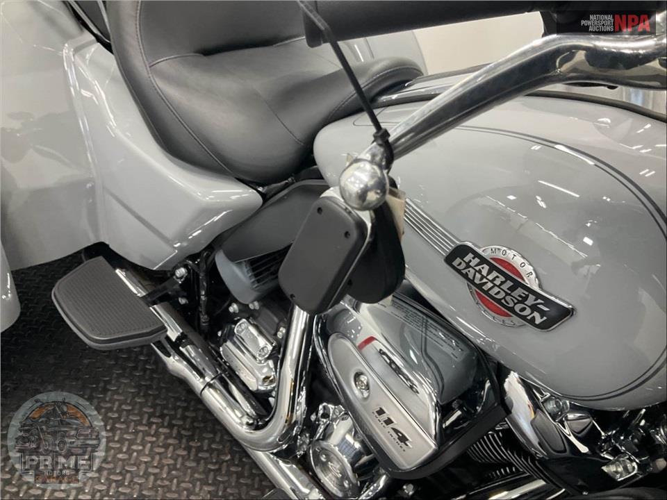 2024 Harley-Davidson FLHTCUTG TRI GLIDE ULTRA CLASSIC — фото 10