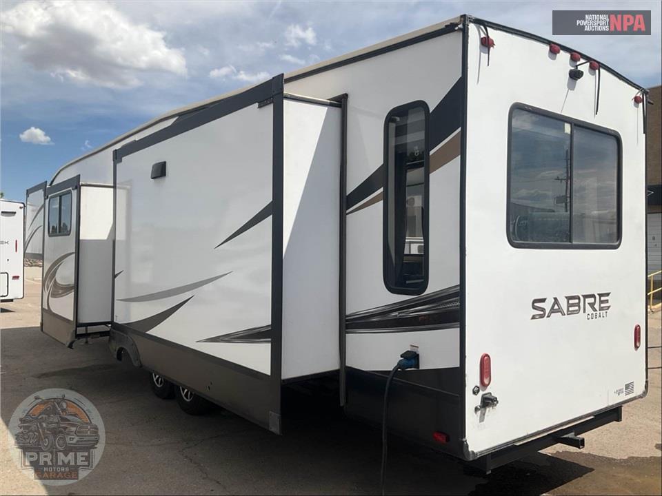 2022 Sabre By Forest River M-36BHQ - FIFTH WHEEL SERIES — фото 3