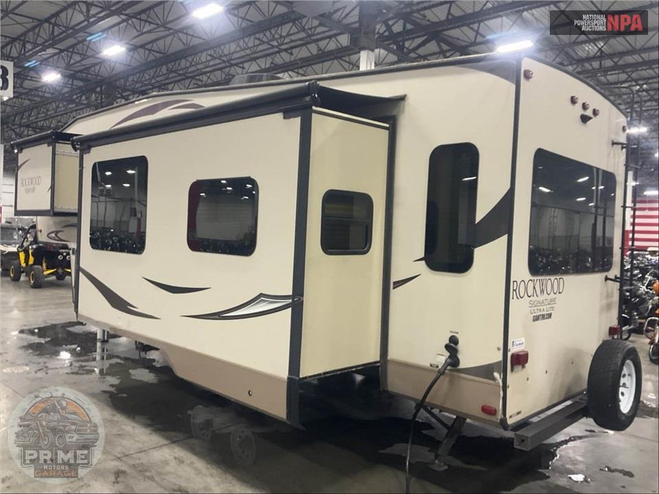 2017 Rockwood By Forest River M-8288WSA - SIGNATURE ULTRA LITE FIFTH WHEEL SERIES — фото 3