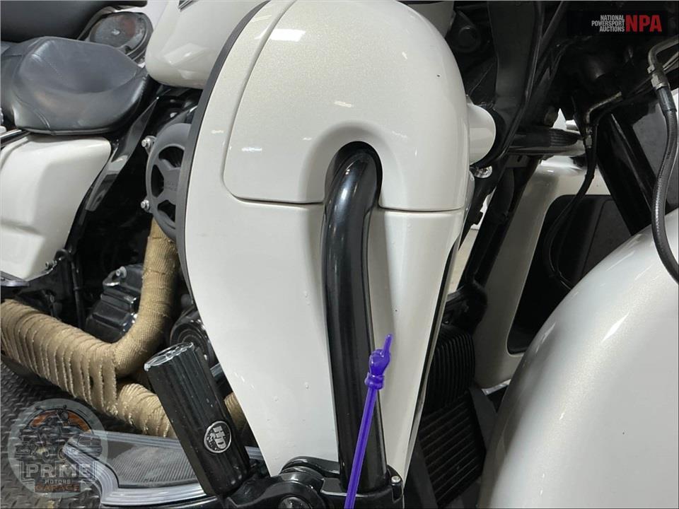 2018 Harley-Davidson FLTRXS ROAD GLIDE SPECIAL — фото 18