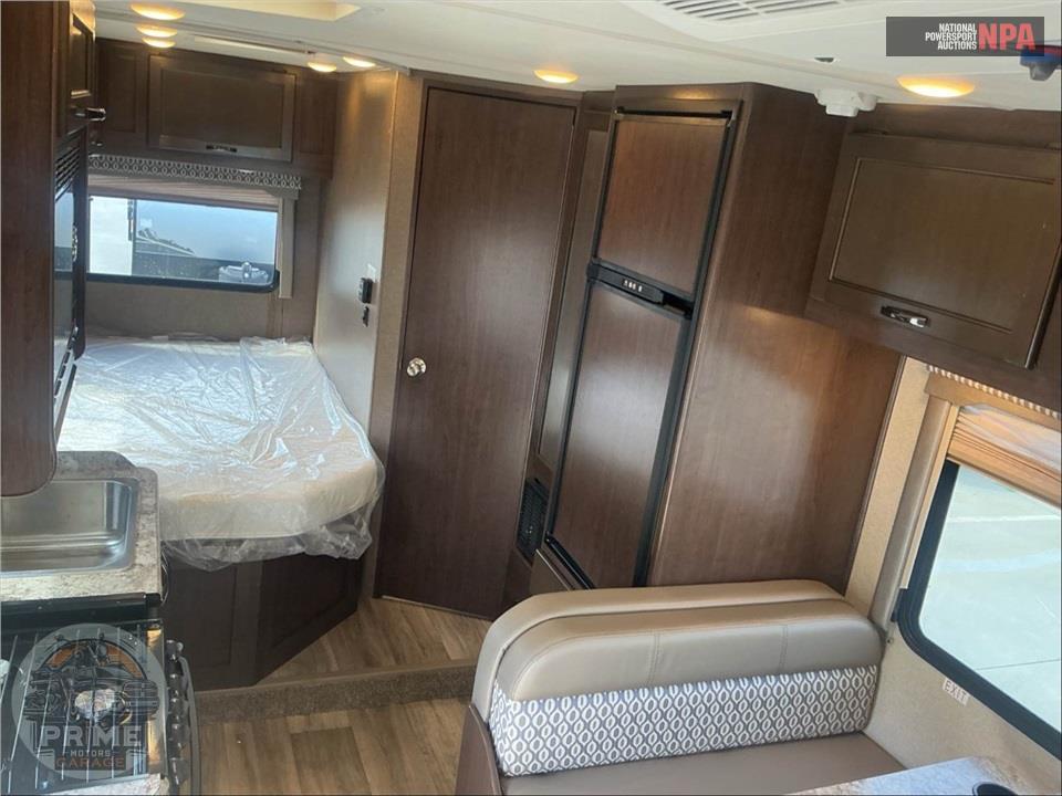 2018 Thor Motor Coach M-23H E350-V10 FREEDOM ELITE SERIES — фото 9