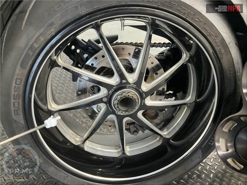 2015 Ducati DIAVEL CARBON WHITE — фото 17