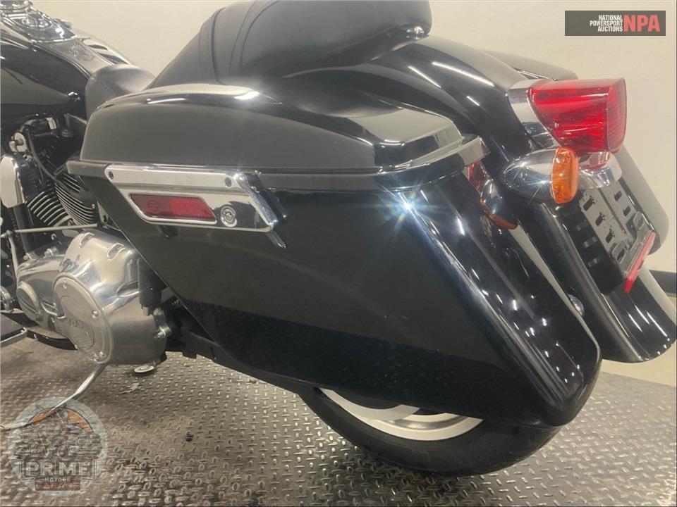 2015 Harley-Davidson FLD-103 DYNA SWITCHBACK — фото 18