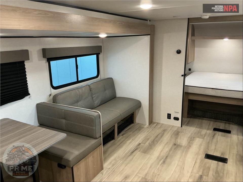 2025 Keystone Rv M-26 BX - COLEMAN LIGHT SERIES — фото 9
