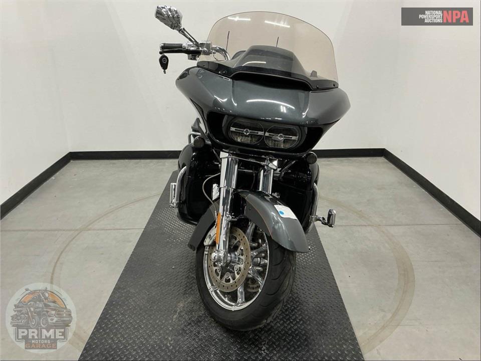 2016 Harley-Davidson FLTRUSE CVO ROAD GLIDE ULTRA — фото 2