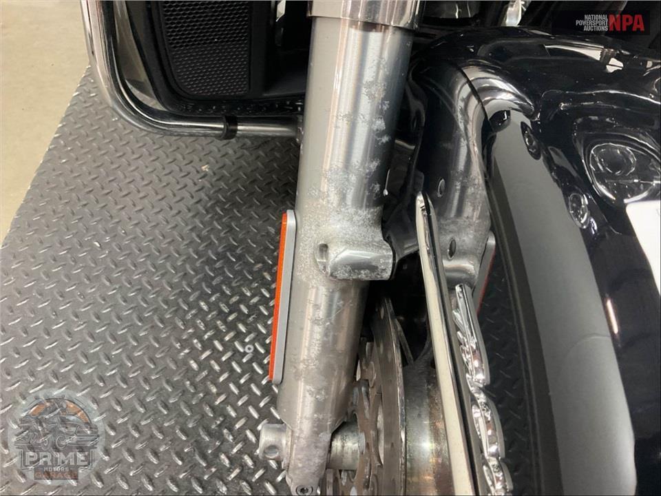 2018 Harley-Davidson FLHTCUTG TRI GLIDE ULTRA — фото 24