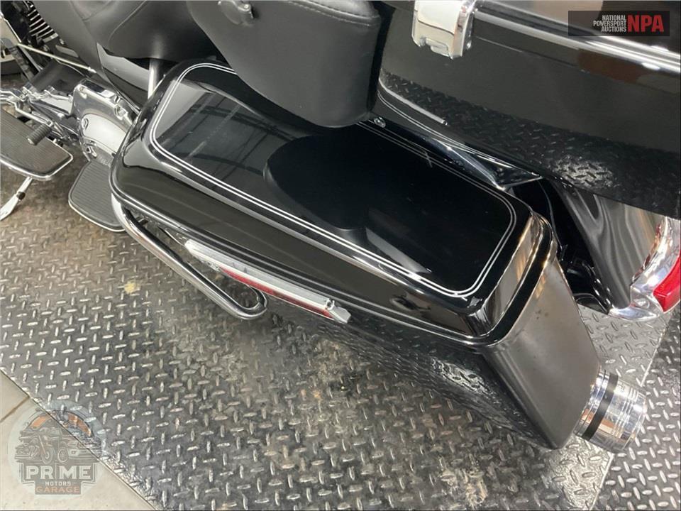 2016 Harley-Davidson FLHTCU ULTRA CLASSIC ELECTRA GLIDE — фото 20