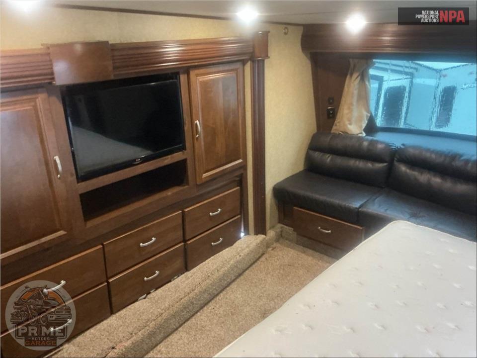 2015 Crossroads Rv FRANKLIN - RUSHMORE FIFTH WHEEL SERIES — фото 12