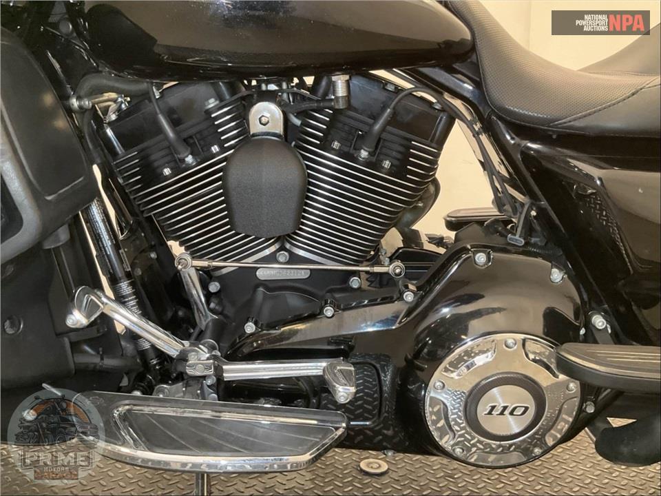 2016 Harley-Davidson FLHXSE CVO STREET GLIDE SPECIAL — фото 7