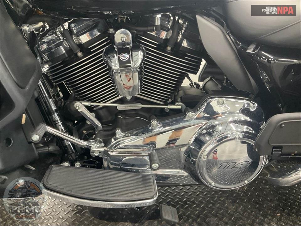 2022 Harley-Davidson FLHTCUTG TRI GLIDE ULTRA CLASSIC — фото 7