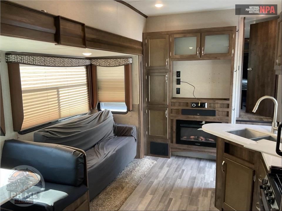 2019 Aerolite M-3013BHF - ASTORIA FIFTH WHEEL SERIES — фото 9