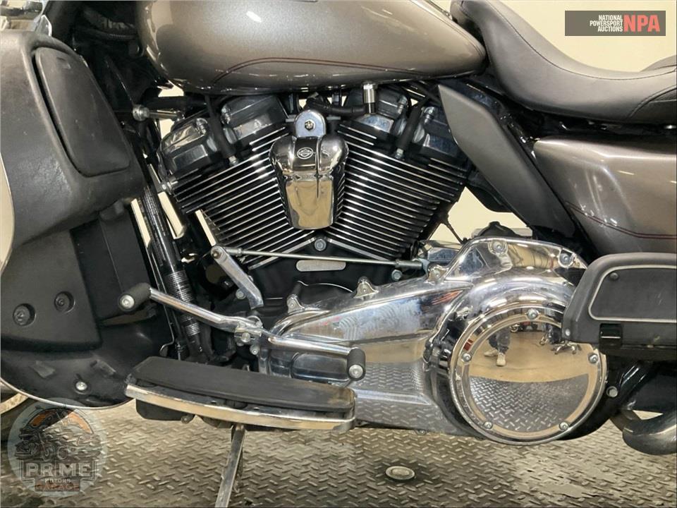 2017 Harley-Davidson FLHTCU ELECTRA GLIDE ULTRA CLASSIC — фото 7